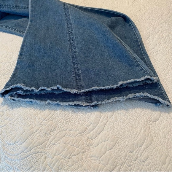 Wonderly Flare Fray Hem Pull On Jeans - L - Picture 6 of 11